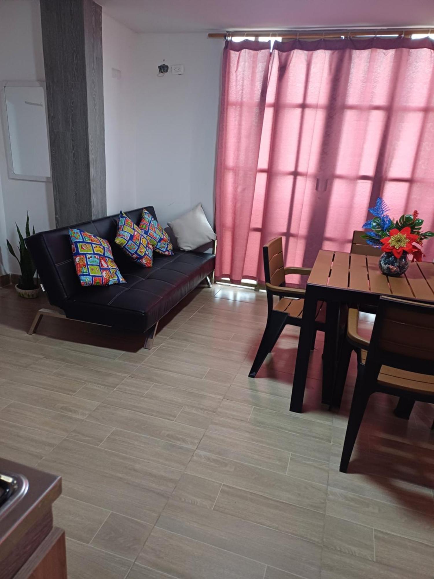 Familiar La Mona Apartment *